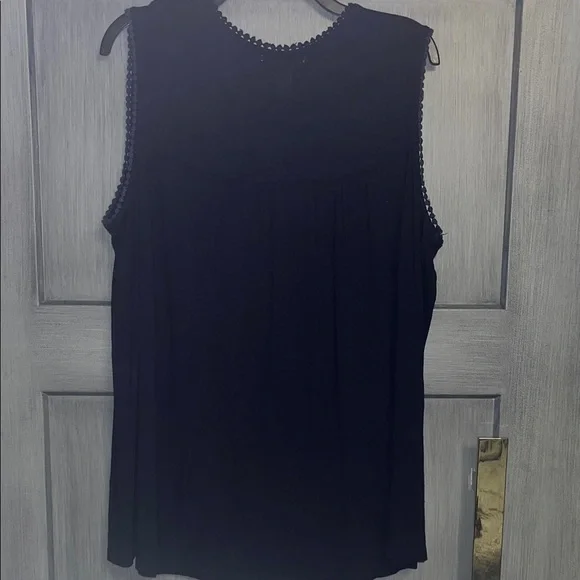 Studio West Midnight Blue Floral Top - Picture 6 of 6